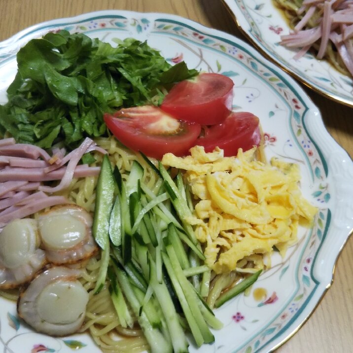 ホタテと卵焼きとハムと野菜の生冷やし中華☆